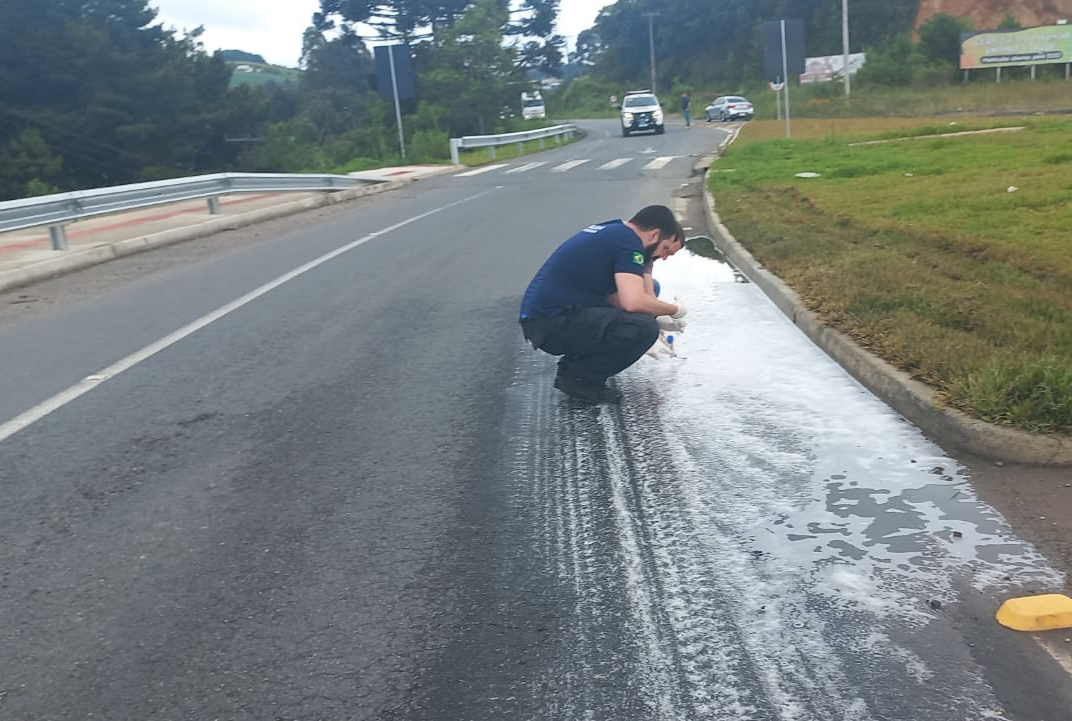 Amostras da espuma coletadas para análise