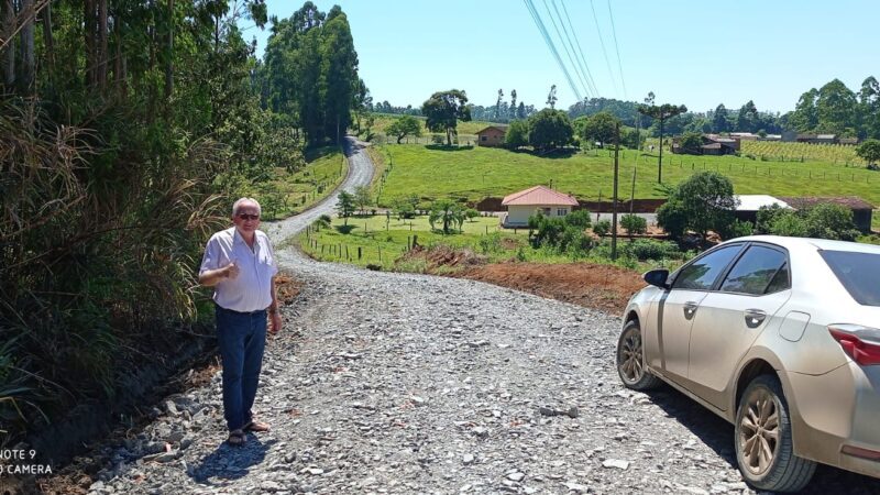 Genir Junckes fiscaliza obras de recuperação de estradas