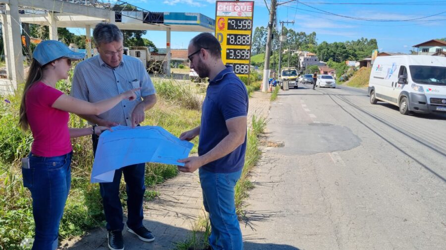 Obras iniciam para revitalização da Estrada das Neves e José Rückl