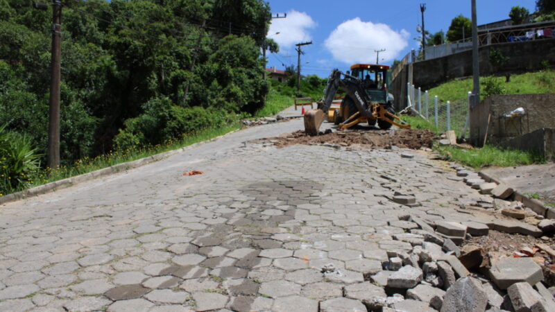 Trabalhos na rua Estanislau Fuhrmann seguem até terça-feira (24)