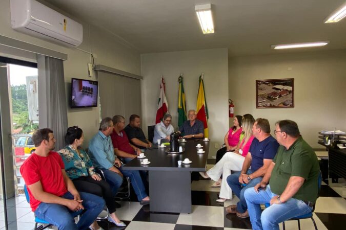 Genir Junckes realiza reunião com secretariado para passar orçamento 2023 de cada pasta