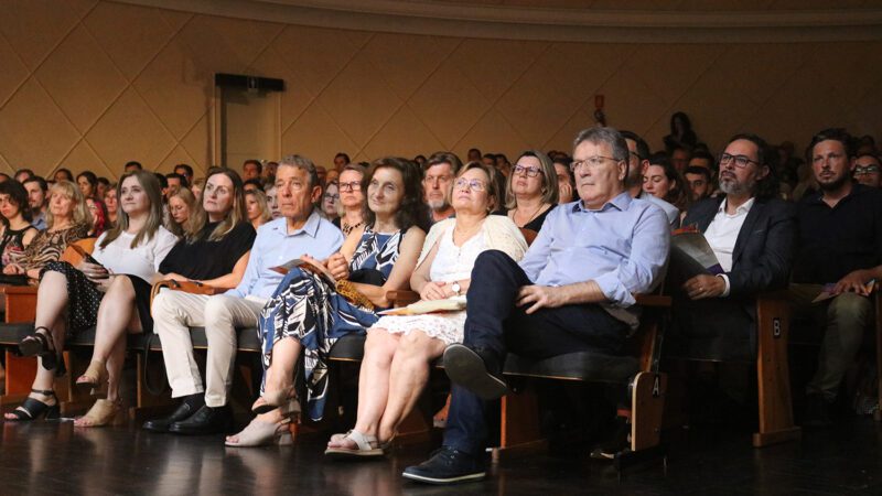 Centro Cultural lota em apresentação da Camerata Florianópolis