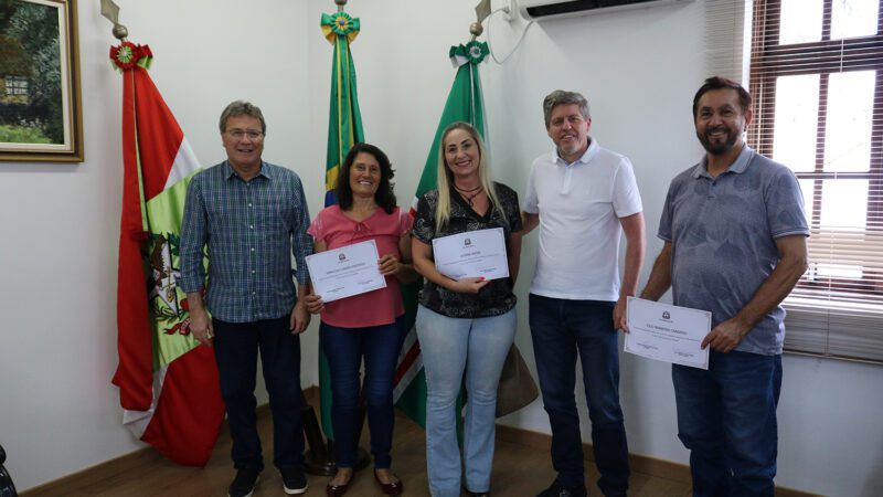 Entrega de certificados aos servidores aposentados