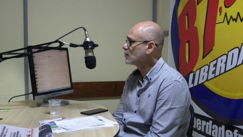 Secretário de Saúde participa de entrevista na rádio Liberdade