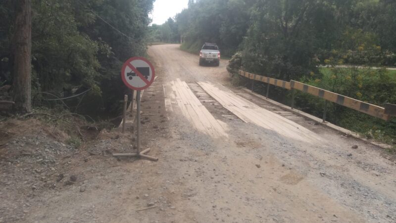 Ponte interditada para veículos pesados