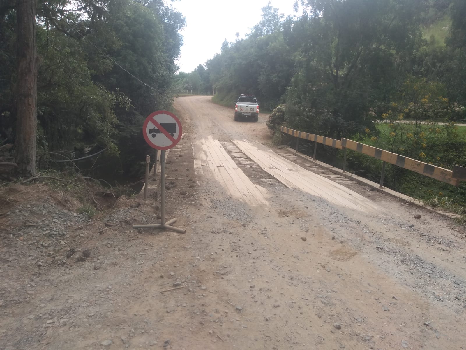 Ponte interditada para veículos pesados