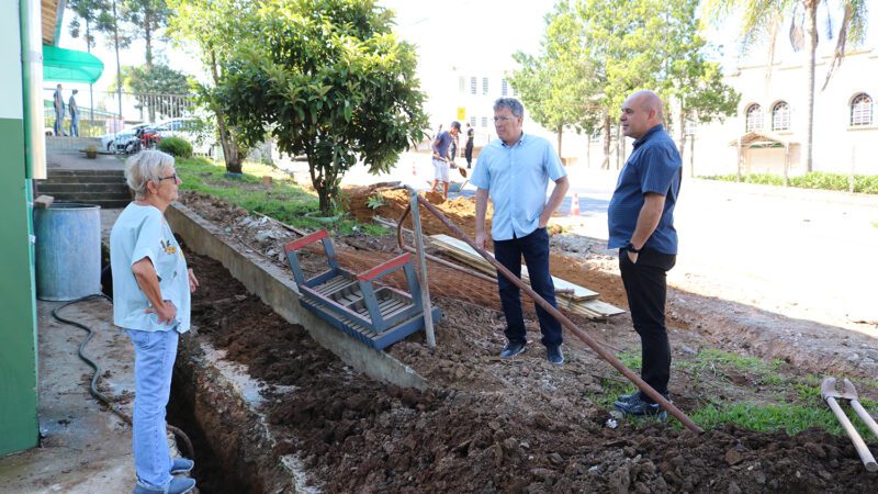 Prefeito acompanha obras nas unidades escolares