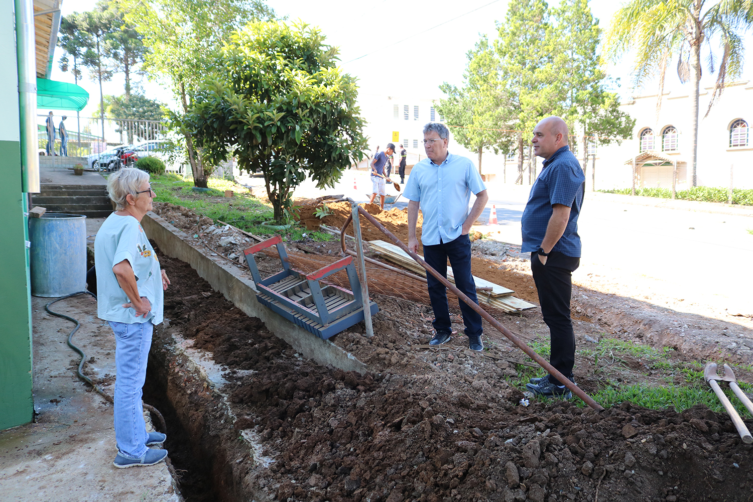 Prefeito acompanha obras nas unidades escolares