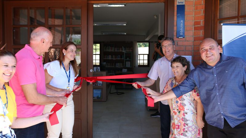 Prefeito participa de inauguração da Biblioteca do Sesc