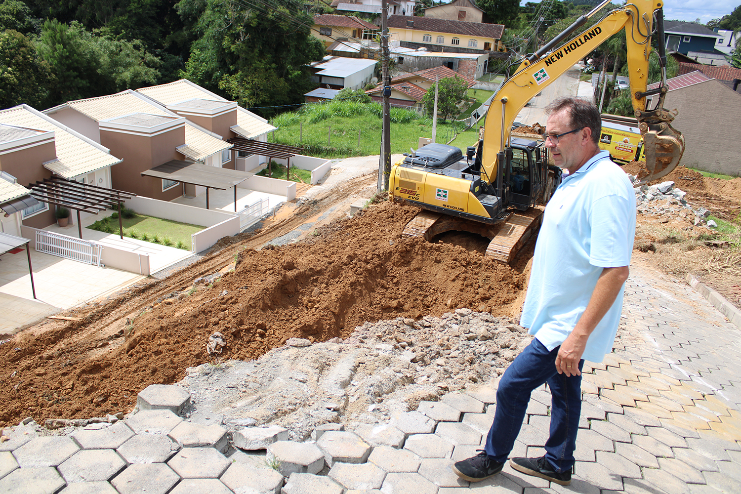 Trecho da rua Ernesto Beckert interditado até recuperação 