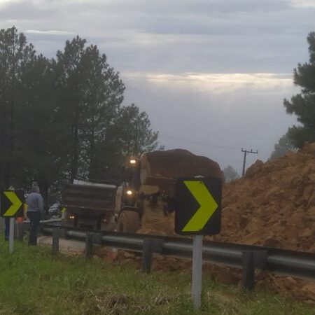 Serra de Corupá continua interditada após deslizamentos; veja rota alternativa