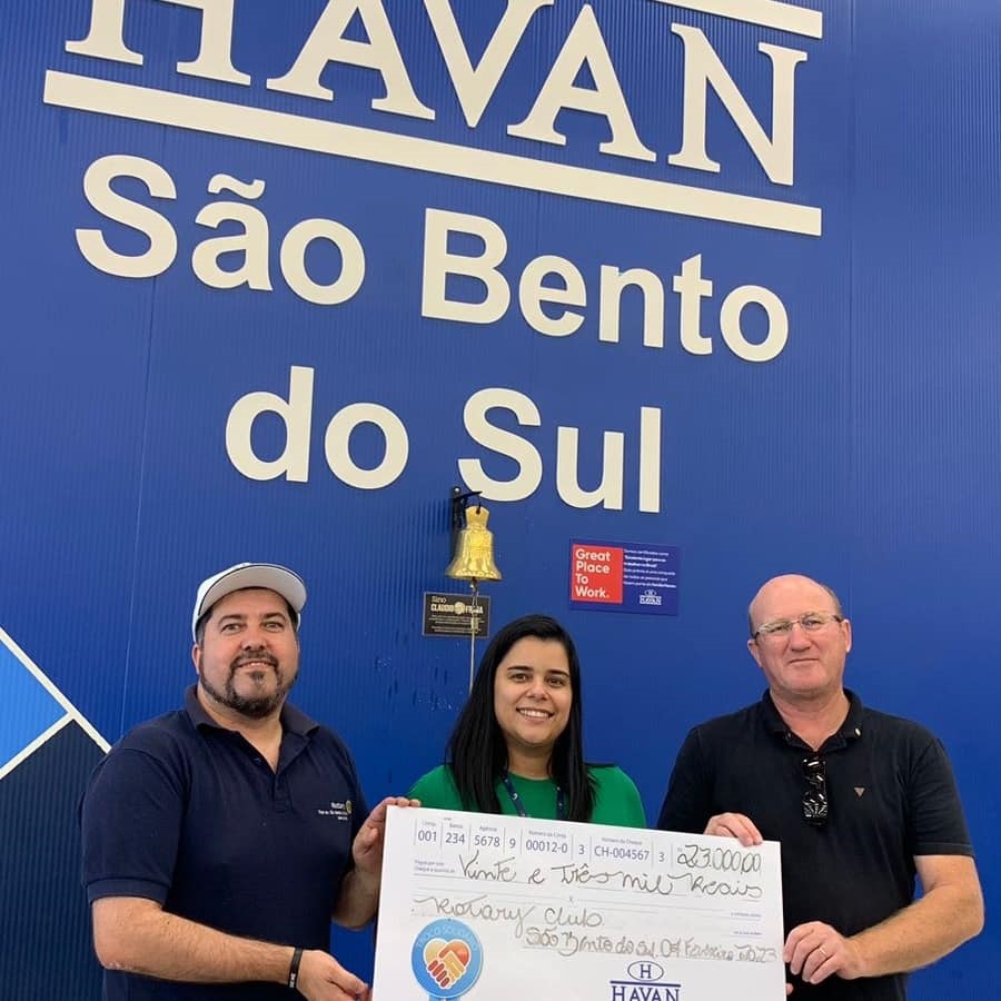 Rotary recebe cheque do troco solidário