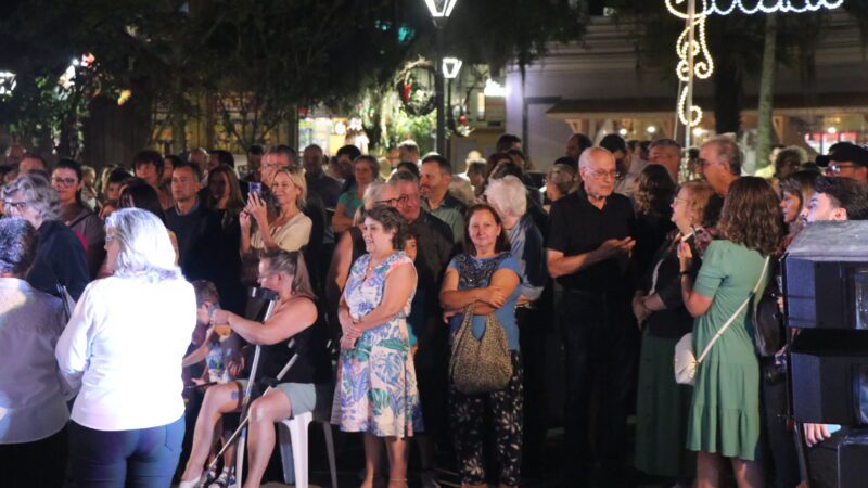 Vereadores prestigiam a abertura oficial da Páscoa