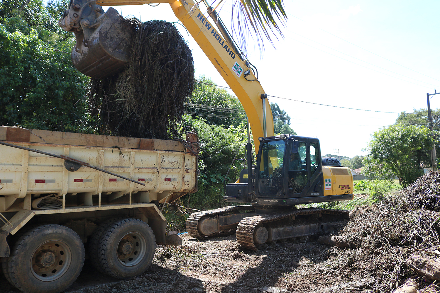 Obras reconstrói ponte destruída pelas chuvas