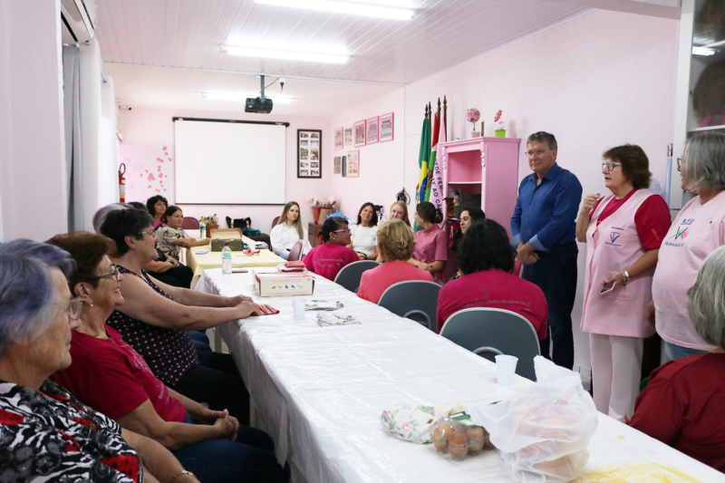 Prefeito visita Rede Feminina de Combate ao Câncer