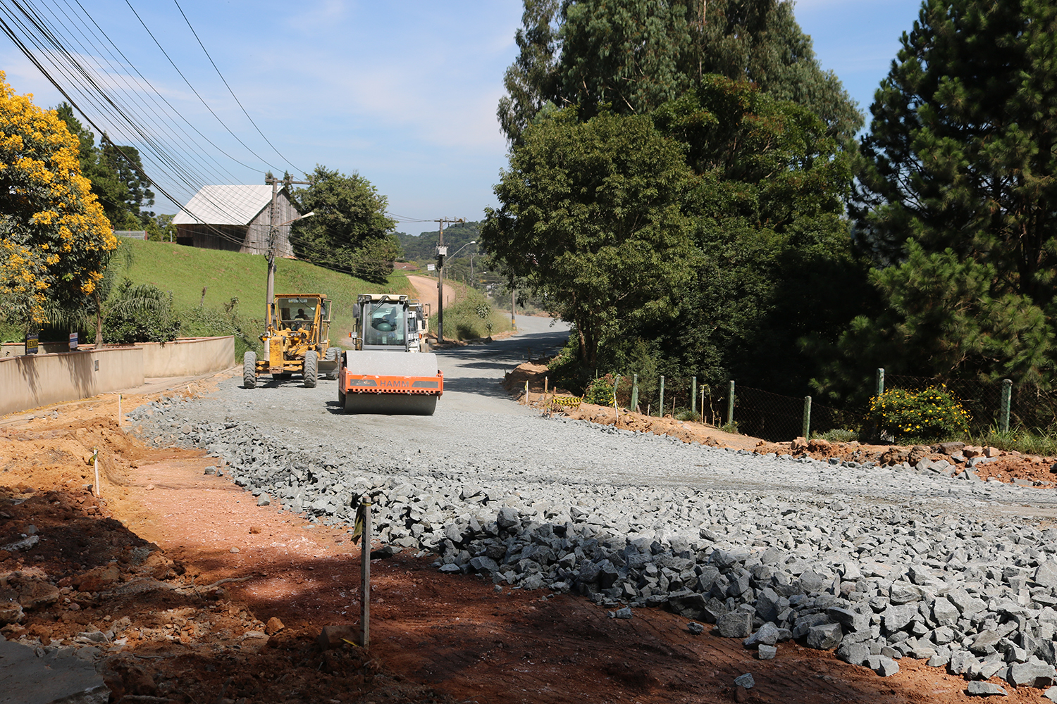 Atenção ao trafegar pela Estrada das Neves