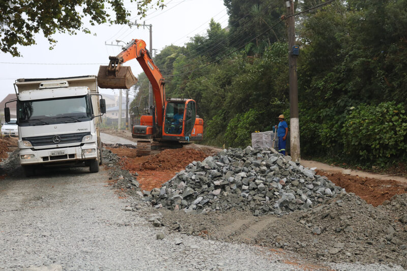 Obras na Estrada das Neves – sistema “pare e siga”