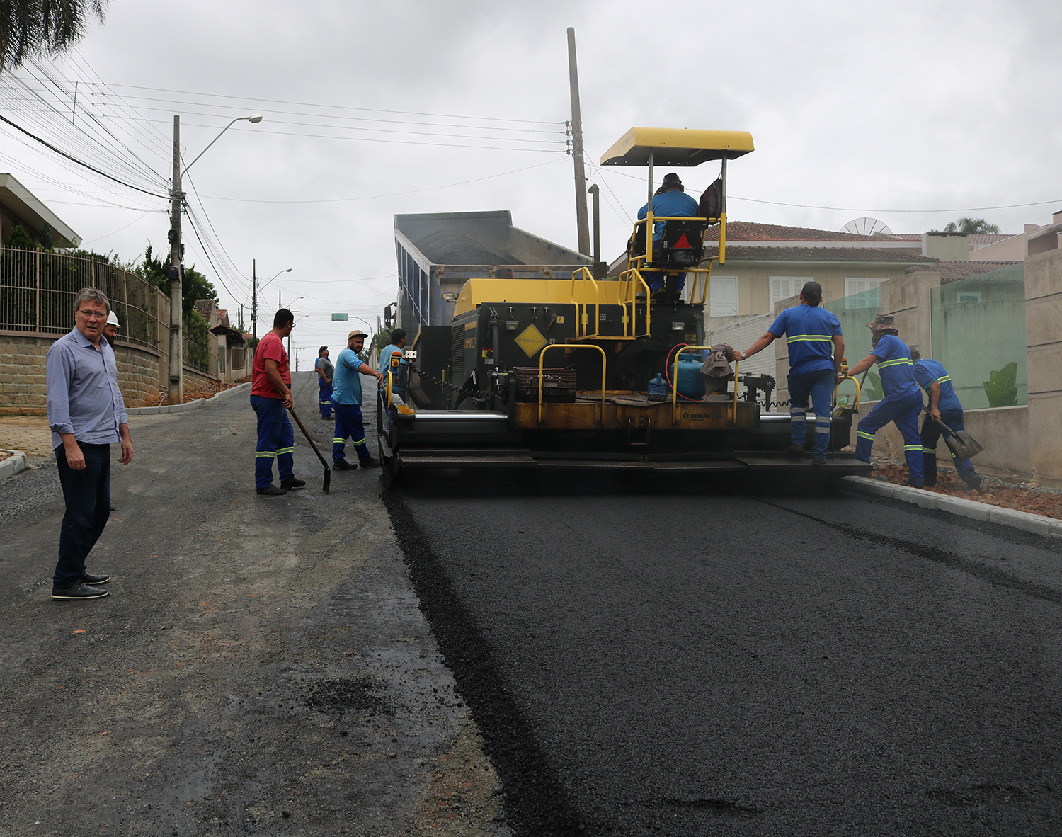 Pavimentação na rua Carlos Pscheidt