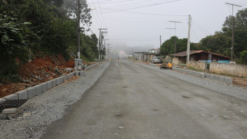 Trânsito na Estrada das Neves interrompido para obras