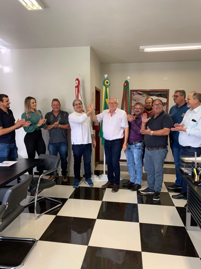 Aconteceu na manhã desta terça-feira (02) a transição de cargo do Executivo Municipal.