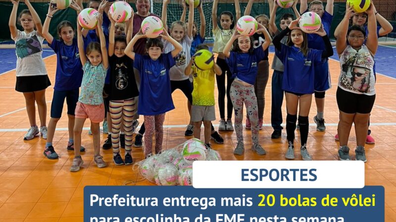 PREFEITURA ENTREGA BOLAS DE VÔLEI