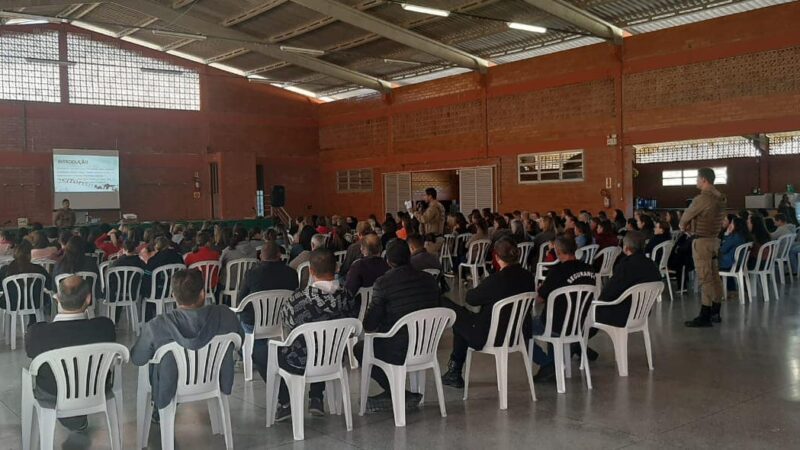 Comunidade escolar fortalece sua segurança através do Treinamento de Salvamento e Emergência!