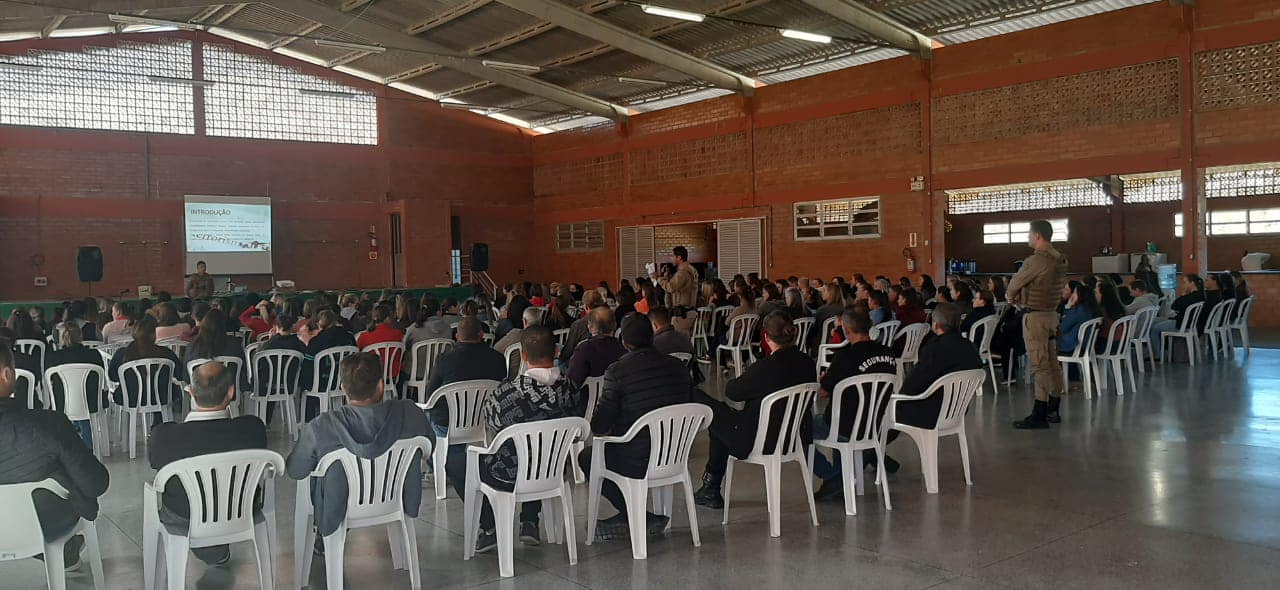 Comunidade escolar fortalece sua segurança através do Treinamento de Salvamento e Emergência!