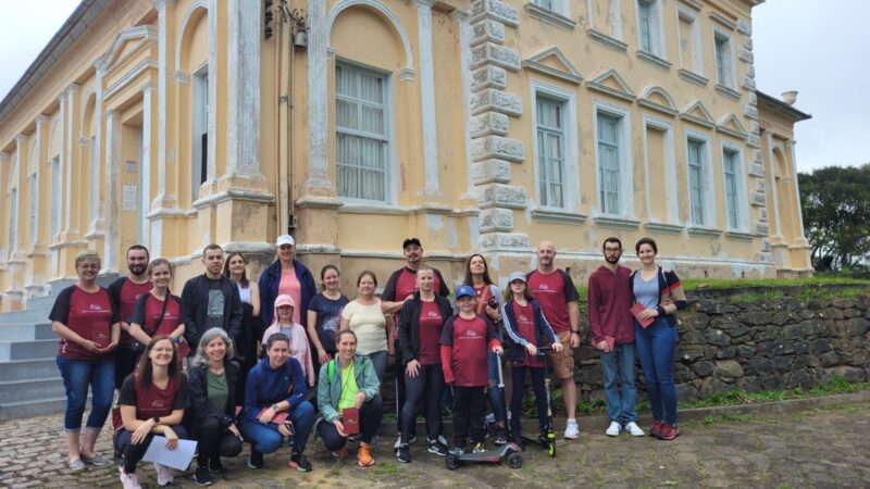 Caminhada leva participantes a conhecer a história de São Bento