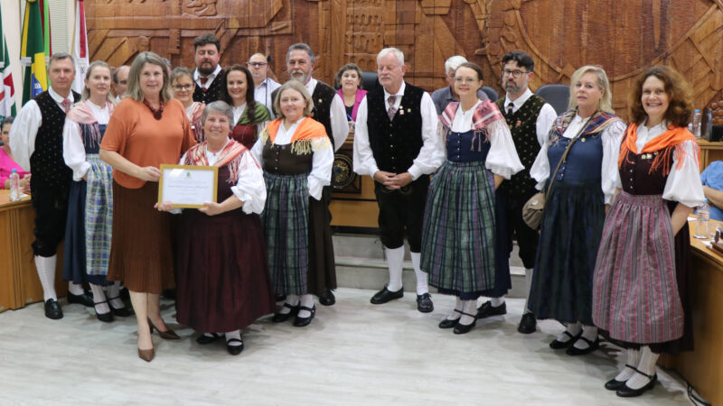 Grupo Folclórico Germânico Böhmerwald recebe Moção de Aplausos