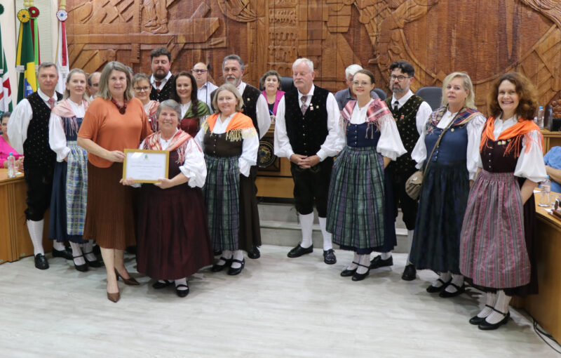 Grupo Folclórico Germânico Böhmerwald recebe Moção de Aplausos