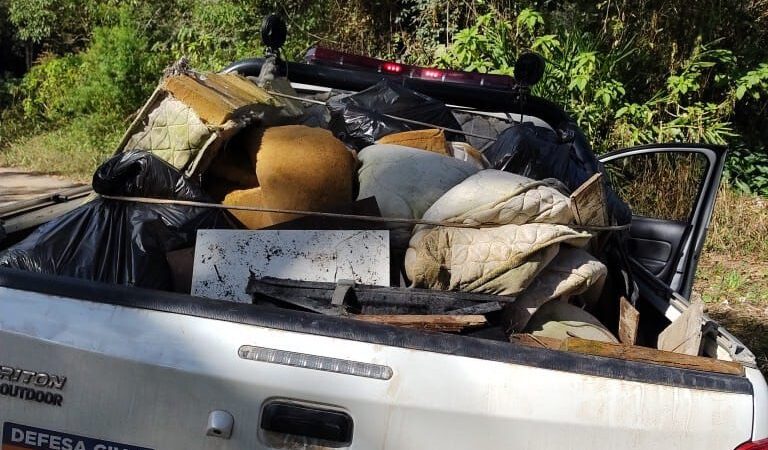 Limpeza de área verde no bairro Cruzeiro