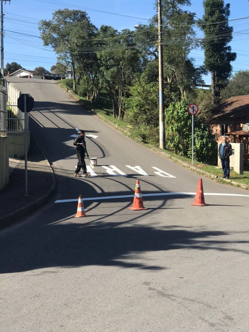 Rua Valter Grosskopf é interditada para acesso à Rodovia SC-301