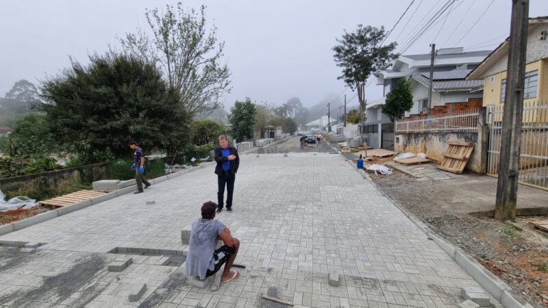 Pavimentação da Rua José Guesser é iniciada