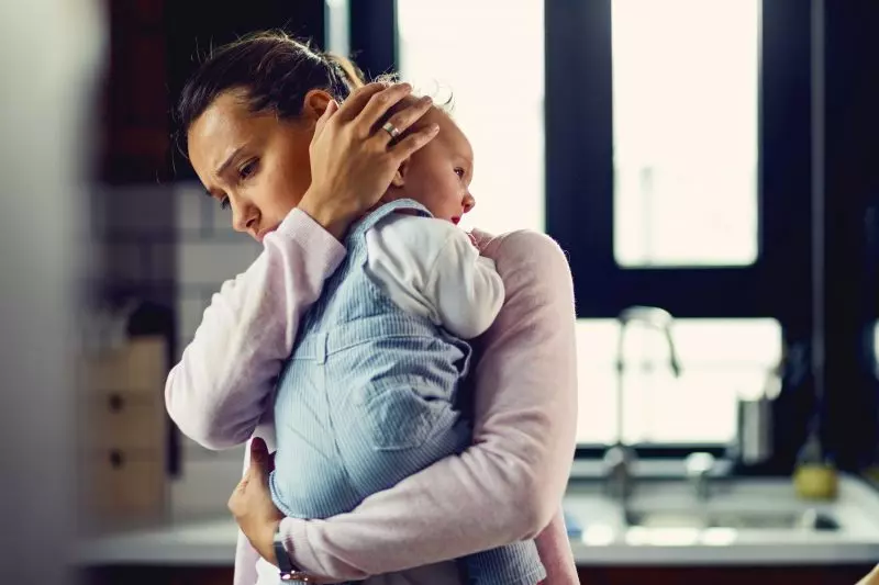 Depressão pós-parto: entenda riscos e perigos por trás da doença