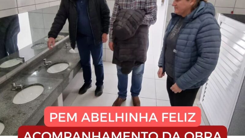 Visita do Secretário de Educação e Engenheiro da SEMED na Pré-Escola Municipal Abelhinha Feliz