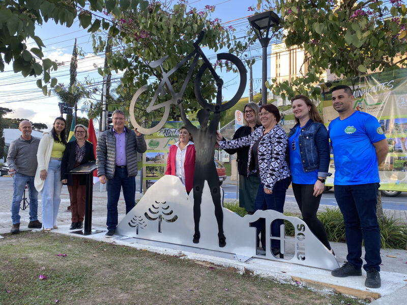 Monumento do Circuito das Araucárias de Cicloturismo é inaugurado 