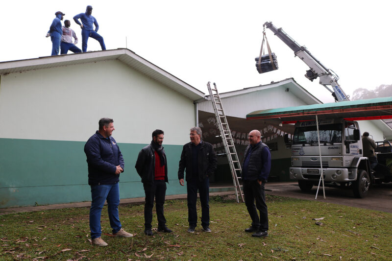 Obras na EBM Lúcia Tschoeke