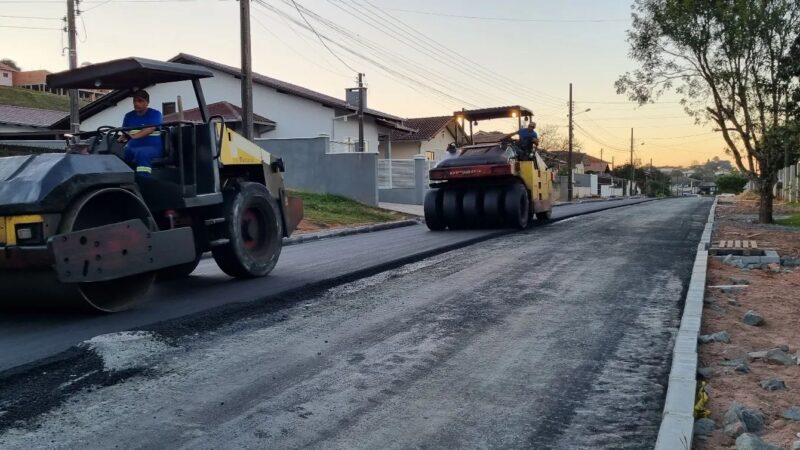 Mais ruas recebem pavimentação em São Bento 