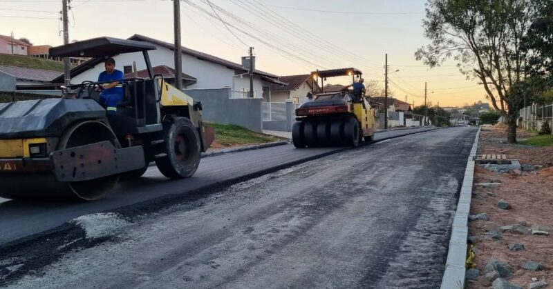 Mais ruas recebem pavimentação em São Bento 