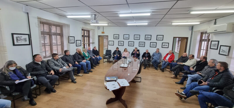 Prefeito reúne equipe de primeiro escalão