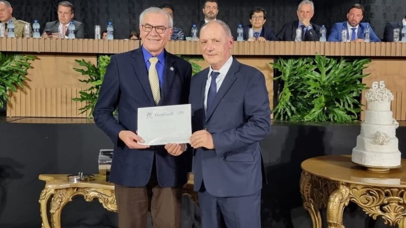 Silvio Dreveck recebe Título de Cidadão Honorário de Imbituba por contribuir para o desenvolvimento econômico do município