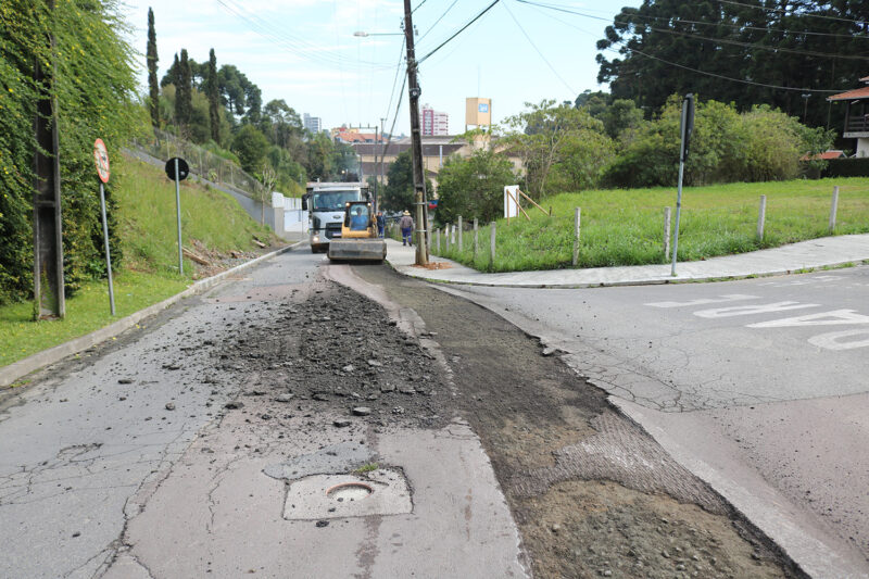 Atenção! Rua das Acácias em obras para recapeamento