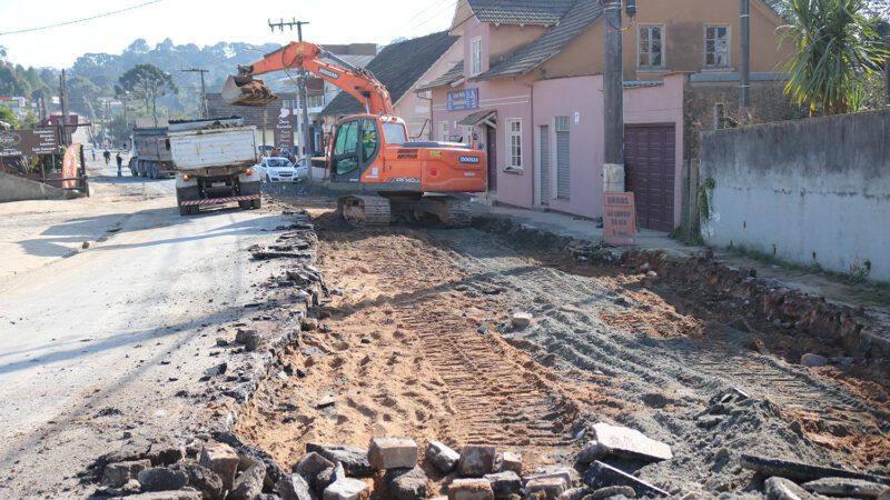 Avanço nas obras de revitalização na rua José Rückl