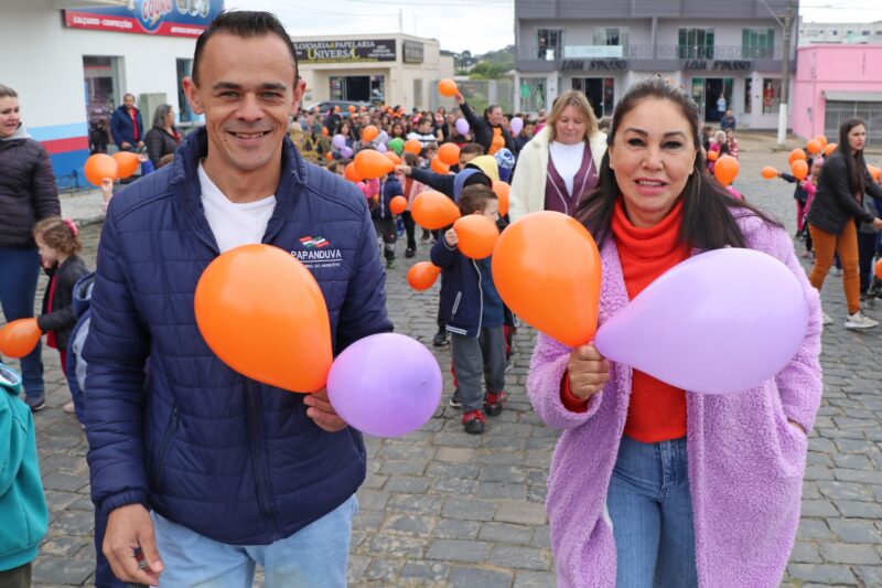 Agosto Laranja e Lilás em Papanduva