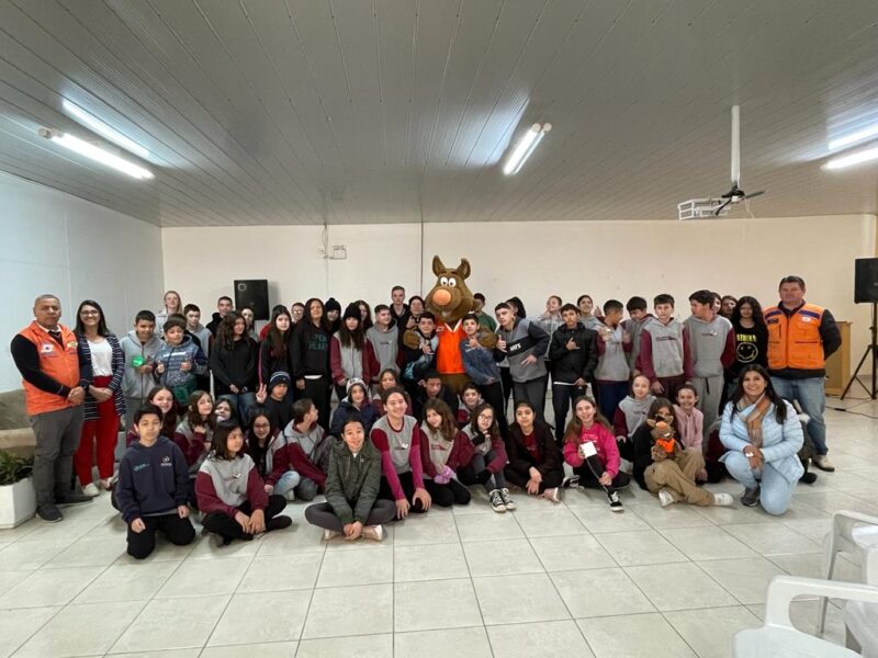 Alunos de 05 escolas participaram de palestra sobre “Sistema de Proteção e Defesa Civil”