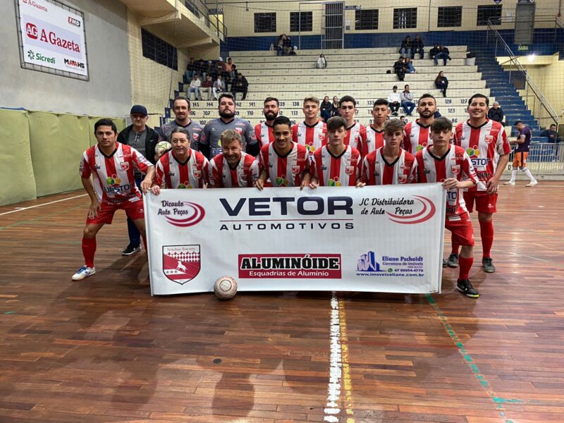 Equipes buscam vaga na grande final do Municipal de Futsal 1ª Divisão