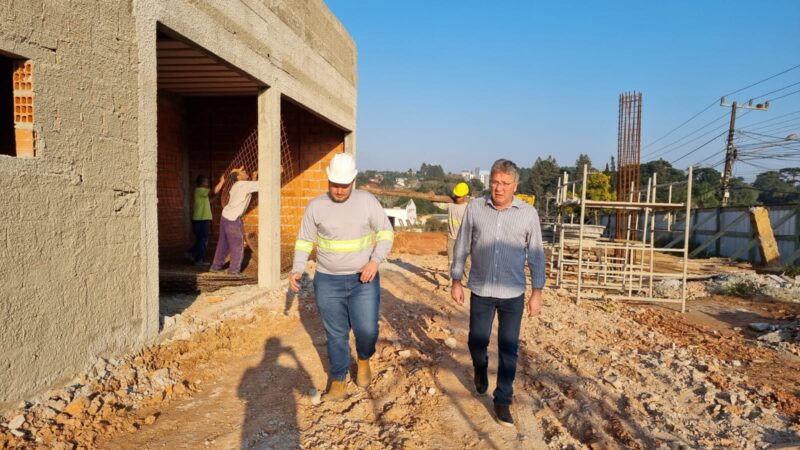 Prefeito acompanha avanço da construção da Unidade de Pronto Atendimento – UPA