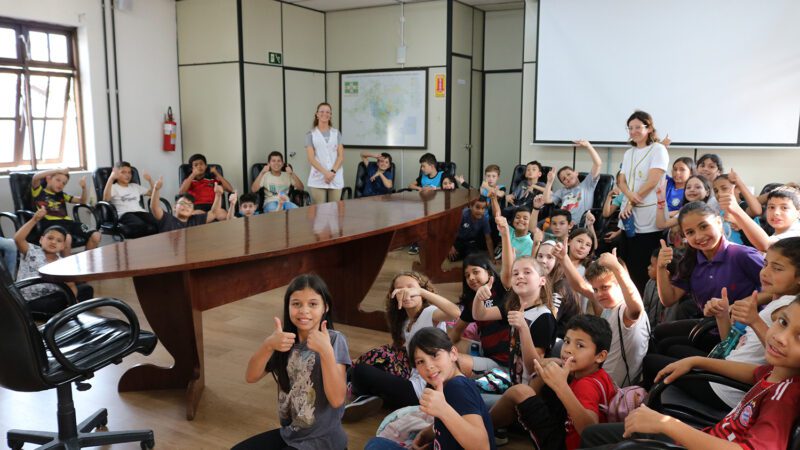 Prefeito recebe a visita dos Alunos da EBM Annelize Beckhauser Mallon