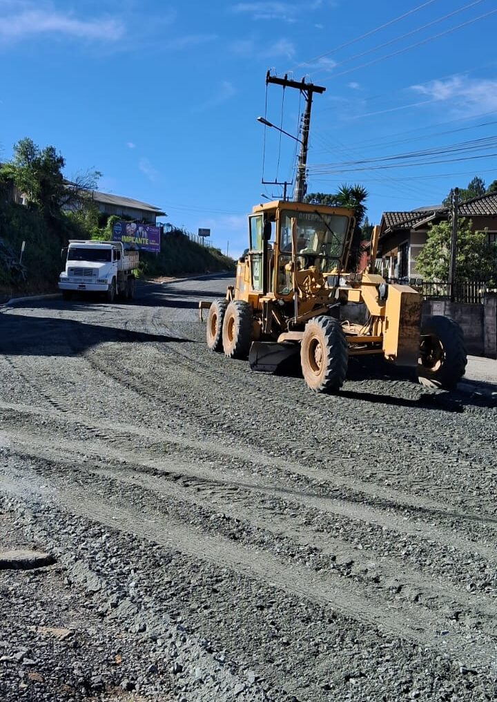 Revitalização na Rua José Ruckl Avança Após Período de Chuvas