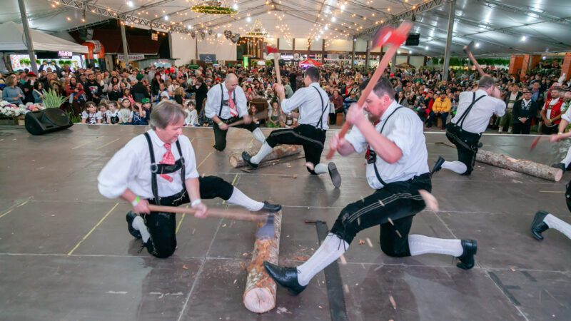 SCHLACHTFEST VAI BRINDAR A TRADIÇÃO GERMÂNICA